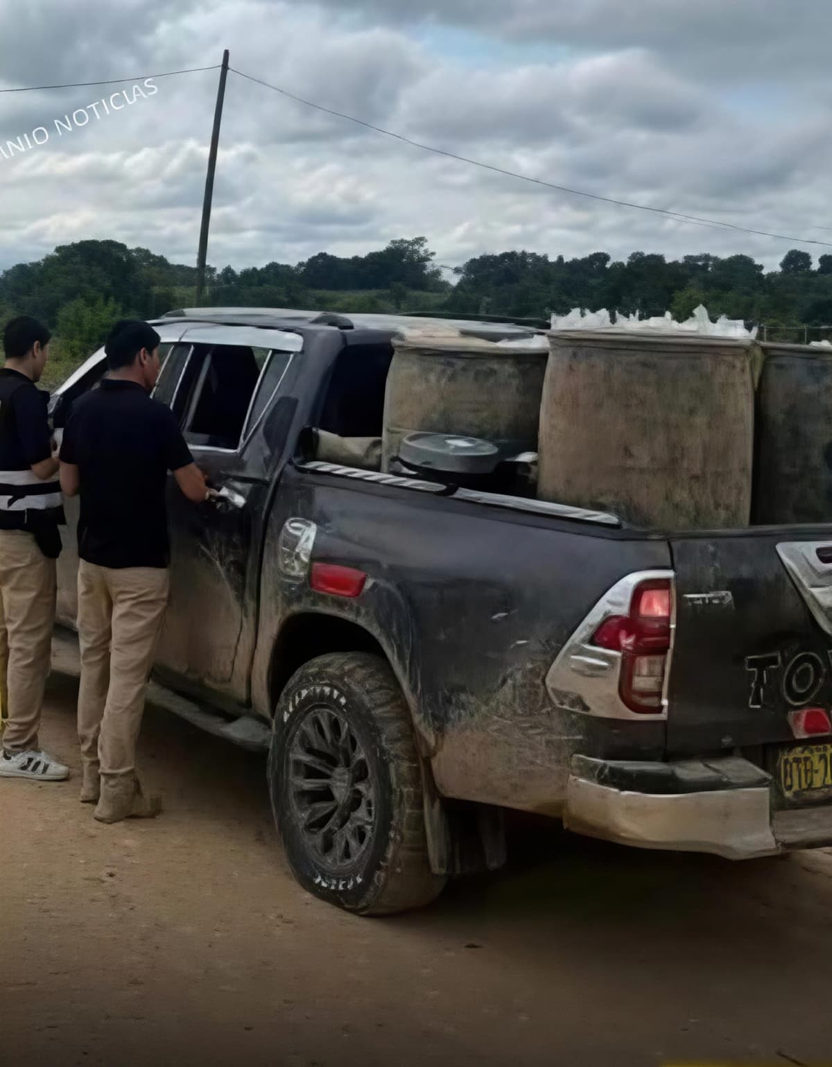 Intervienen camioneta que trasladaba más de 300 galones de presunto hidrocarburo sin autorización