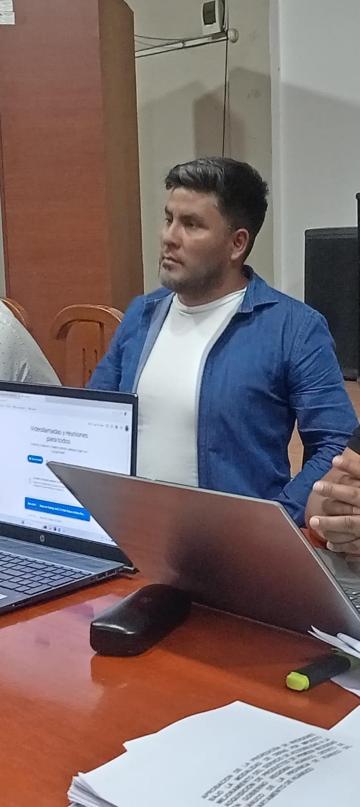 Consejero Rafael Céspedes: Donación de celulares no soluciona problemas básicos en centros poblados 