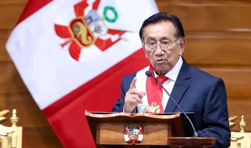 Ley nombramiento docente de Balcázar benefició a su hijo.