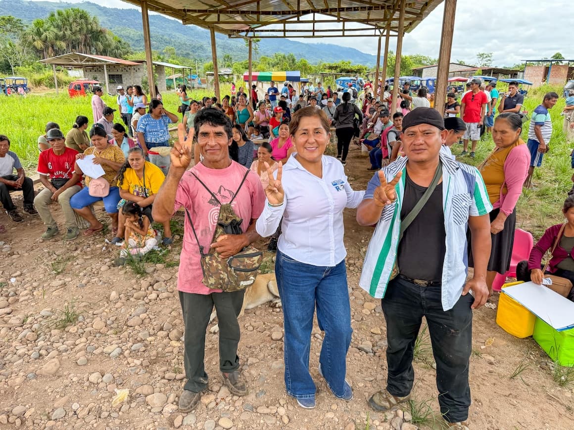 Claryta Contreras intensifica campaña en Alto Huallaga con respaldo de líderes locales