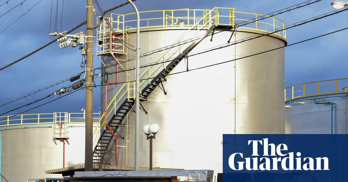 AIE evalúa liberar crudo por guerra Irán y precios disparados
