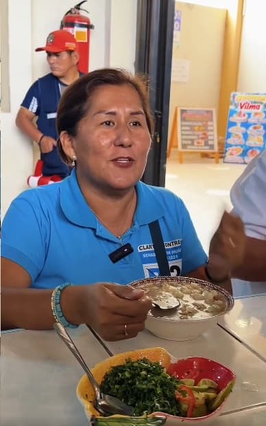 Claryta Contreras fortalece su candidatura con masivo respaldo de comerciantes y vecinos del mercado de Ambo