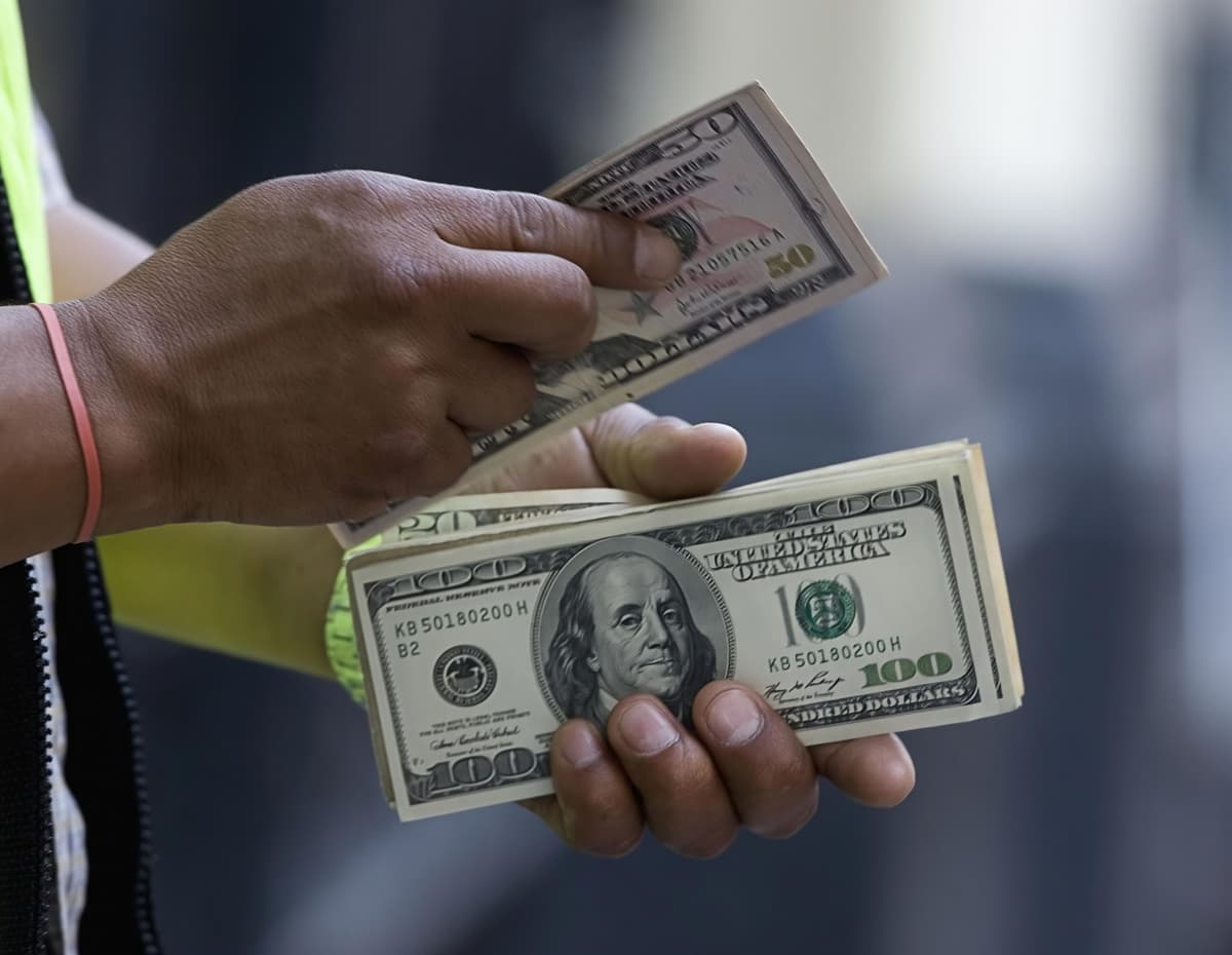 Dólar cierra a la baja en Perú en medio de expectativa por elecciones