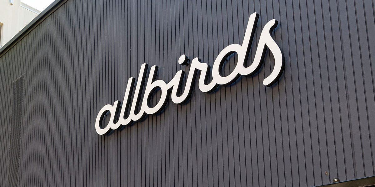 Allbirds abandona su compromiso ecológico: se acabó lo verde