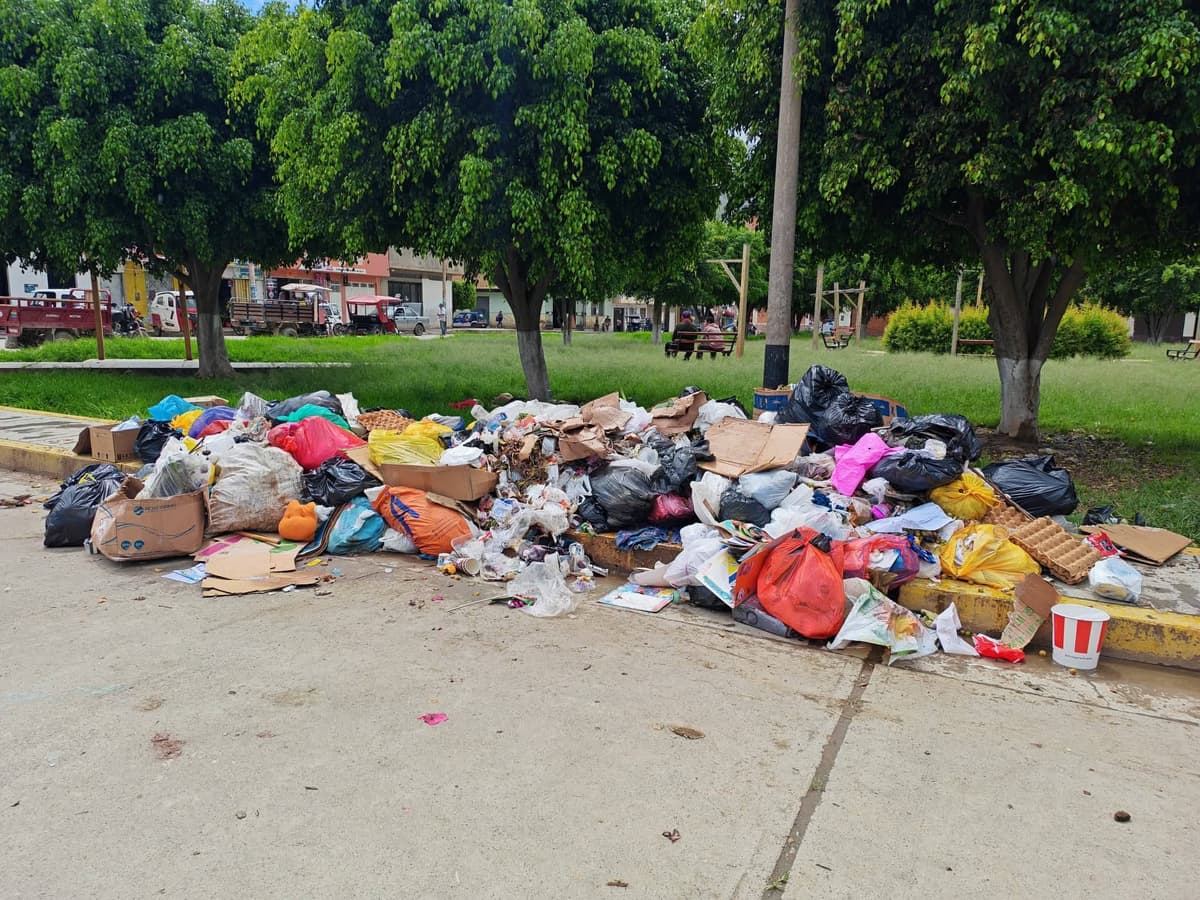 Huánuco: Calles, cisternas y basureros infectados con cerros de basura 