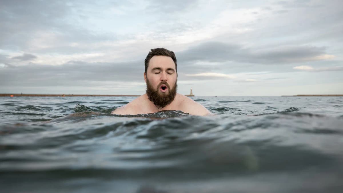 Estudio: Ducha fría de 5 minutos potencia tu ánimo al instante