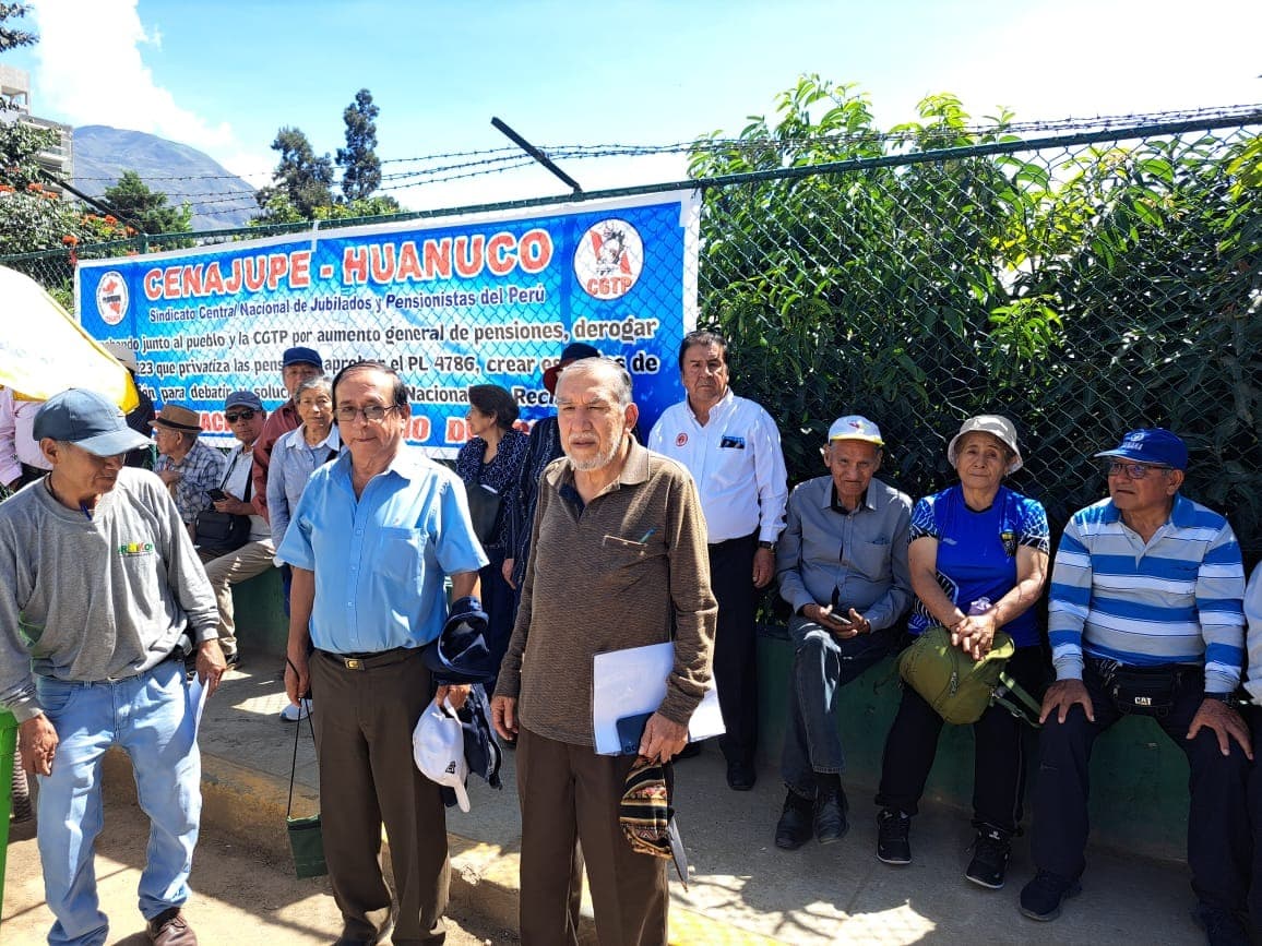 Jubilados de Huánuco denuncian retraso en pago de deuda social y anuncian protestas