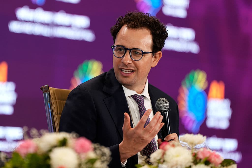 Anthropic dice no a 800 mil millones en inversión