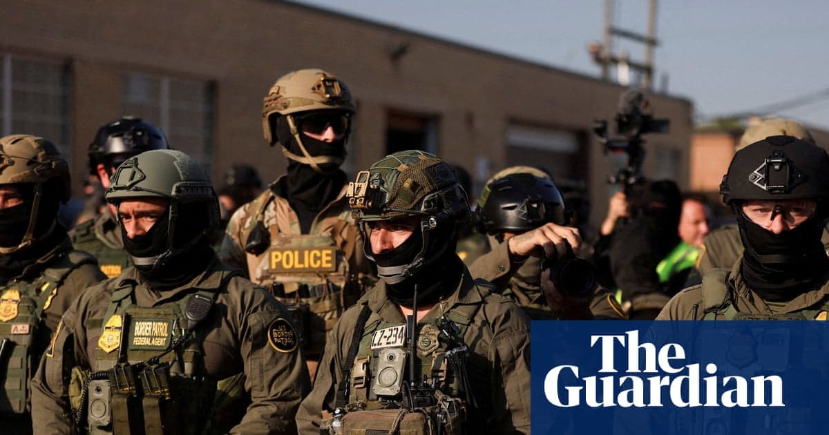 ICE recula: Caen cargos a manifestantes de Chicago