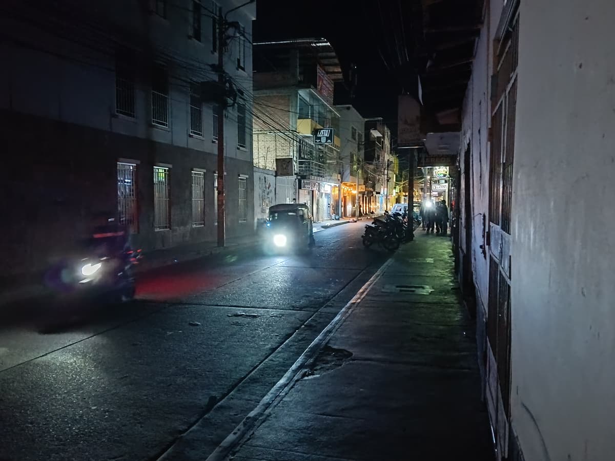 Vecinos denuncian calles en tinieblas en el centro de Huánuco