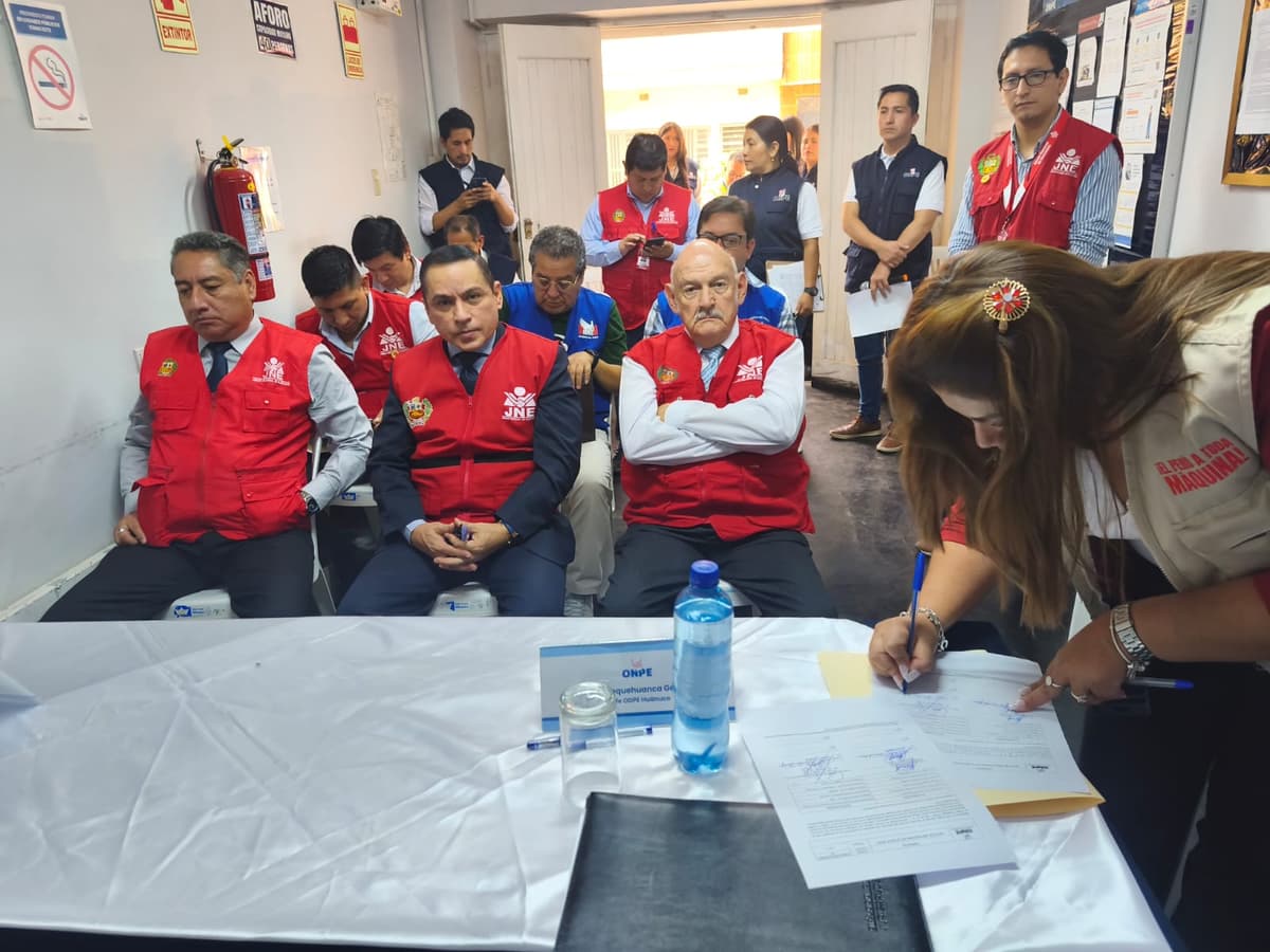 JEE Huánuco aún debe resolver 631 actas de senadores y diputados