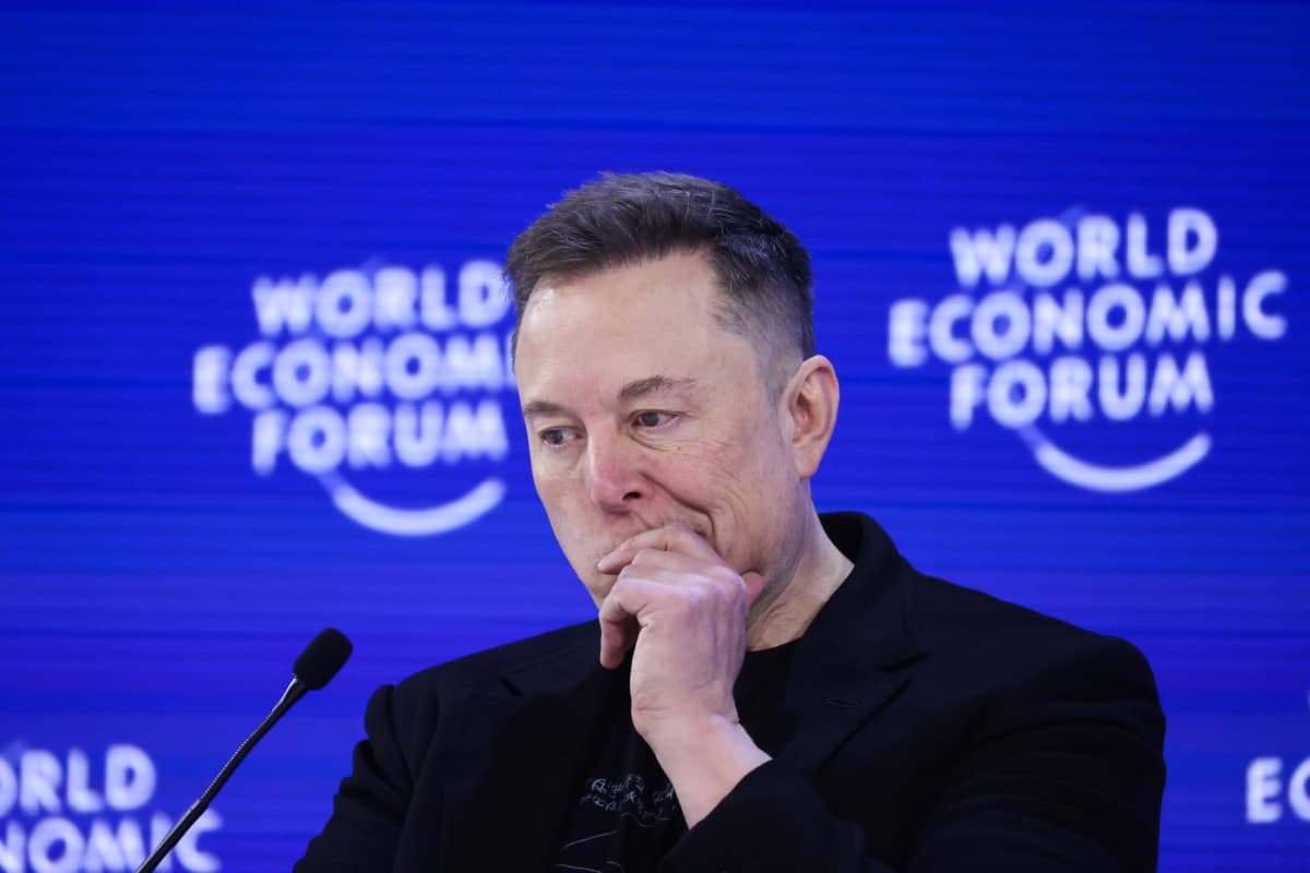 Elon Musk deja de lado la energía solar en la Tierra