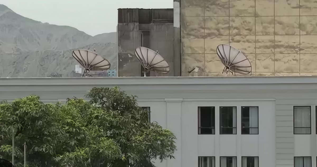 Congreso enfrenta amenaza de embargo por antenas satelitales no utilizadas
