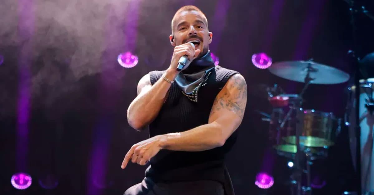 Ricky Martin sufre un ataque durante su concierto y emiten un comunicado urgente