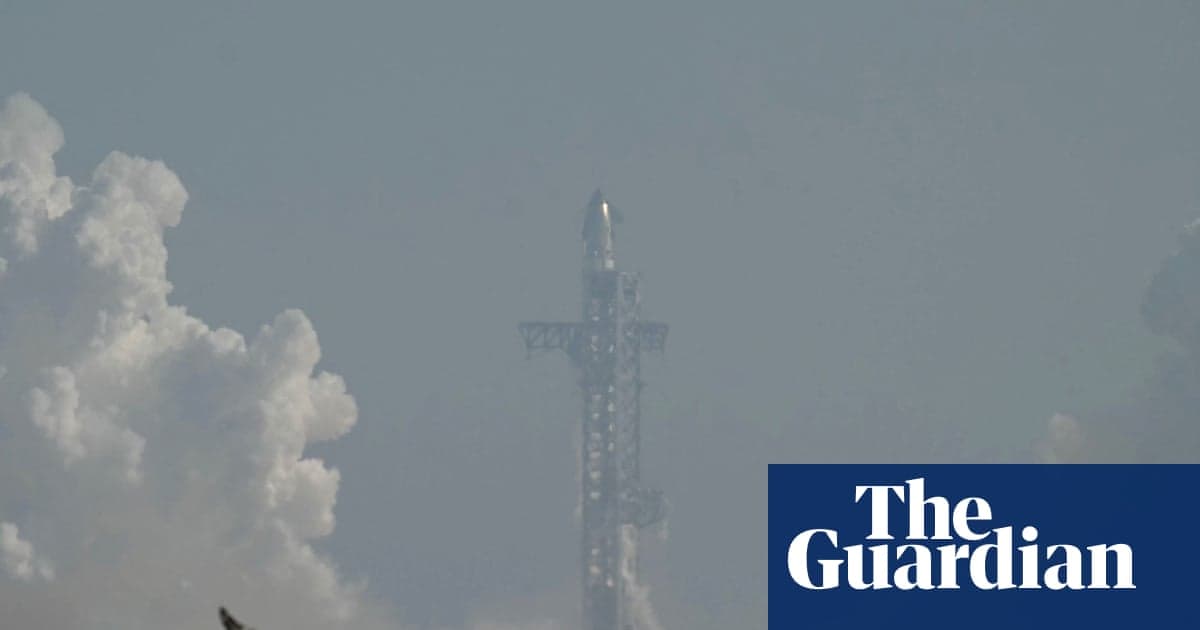 SpaceX lanza cohete gigante en histórica prueba