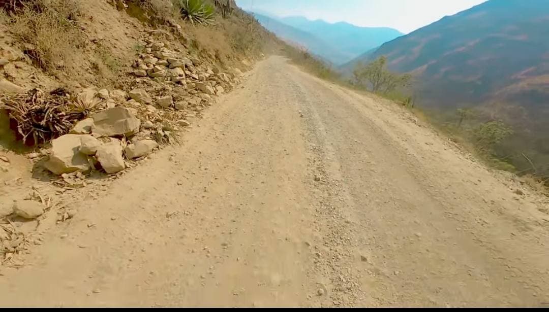 Alcalde de Lauricocha acusa inacción regional por vías destruidas y obras sin inicio