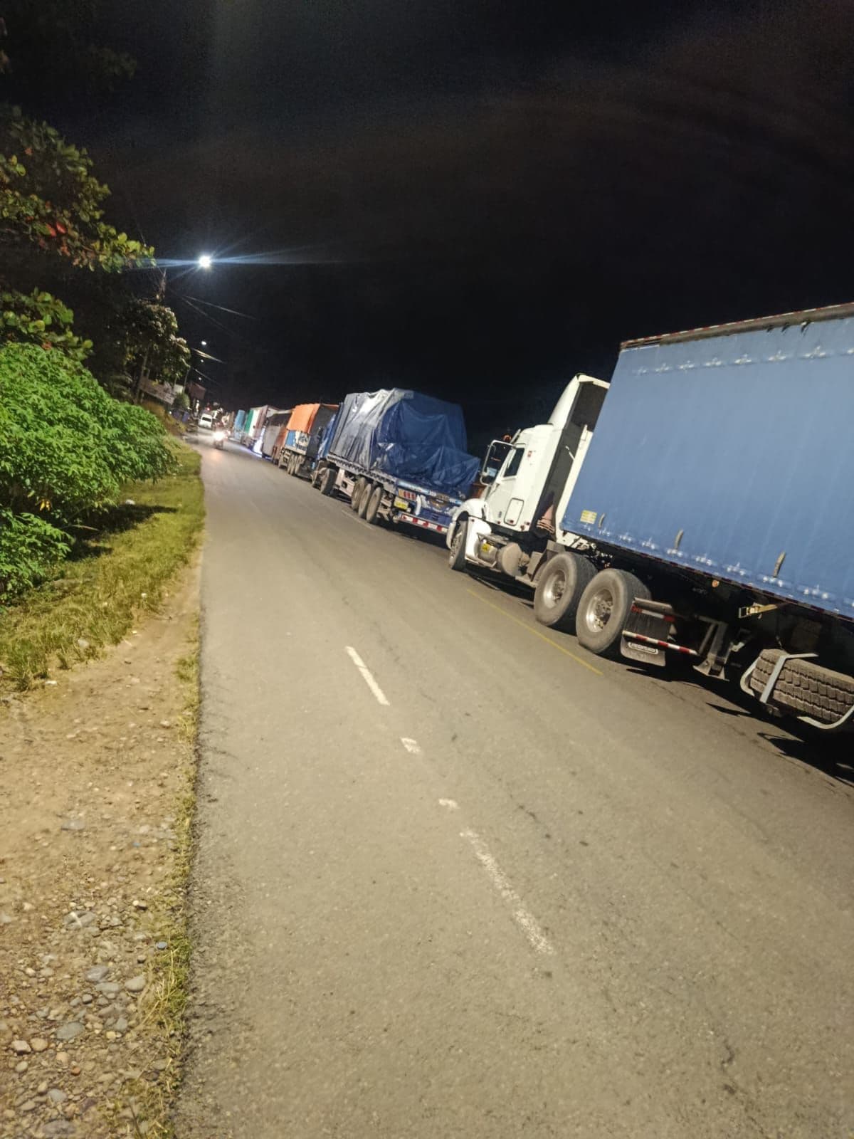 Arroceros abrirán vía por horas, pero niegan levantamiento del paro