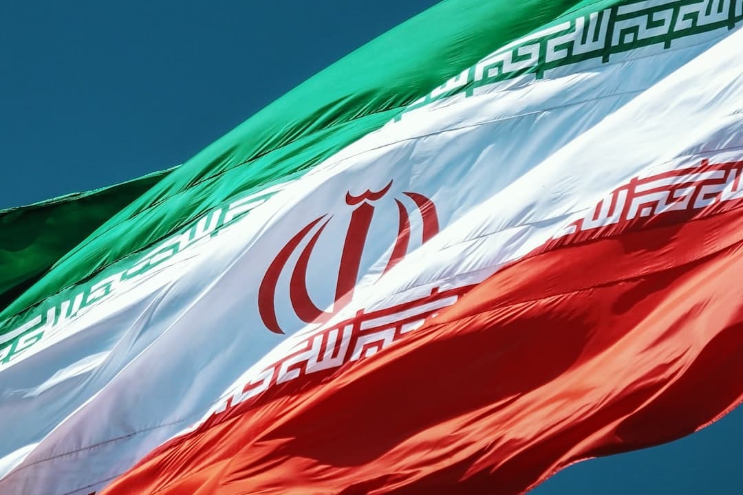 Irán condena a 74 latigazos a la cantante Parastoo Ahmadi por concierto sin velo