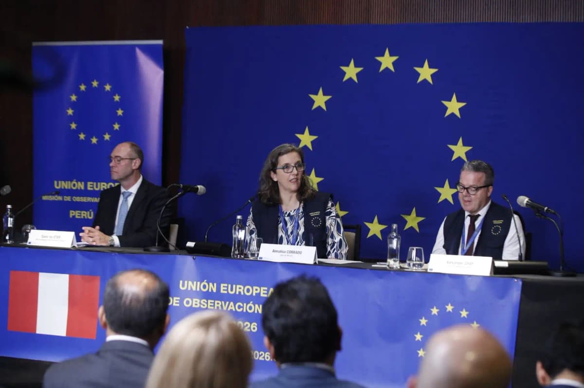 UE: medios estatales fueron neutrales; privados, negativos contra Roberto Sánchez