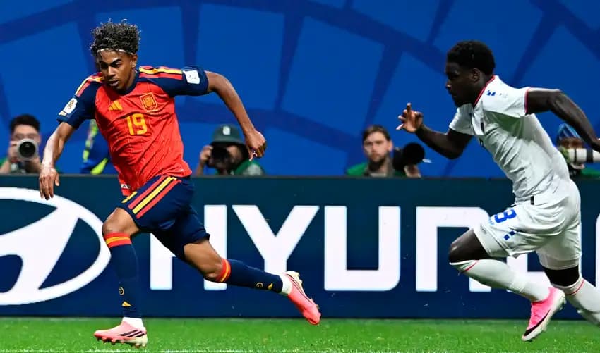 España tropieza ante Cabo Verde