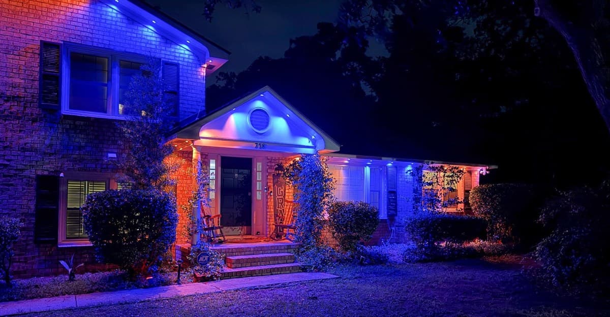 Mi jardín de atrás me convirtió en una persona con iluminación inteligente de color cambiante