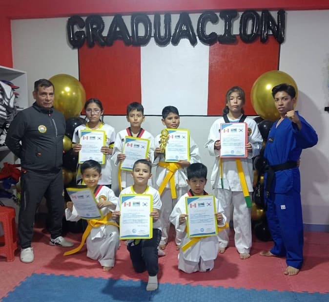 Taekwondistas huanuqueños compiten en Colombia