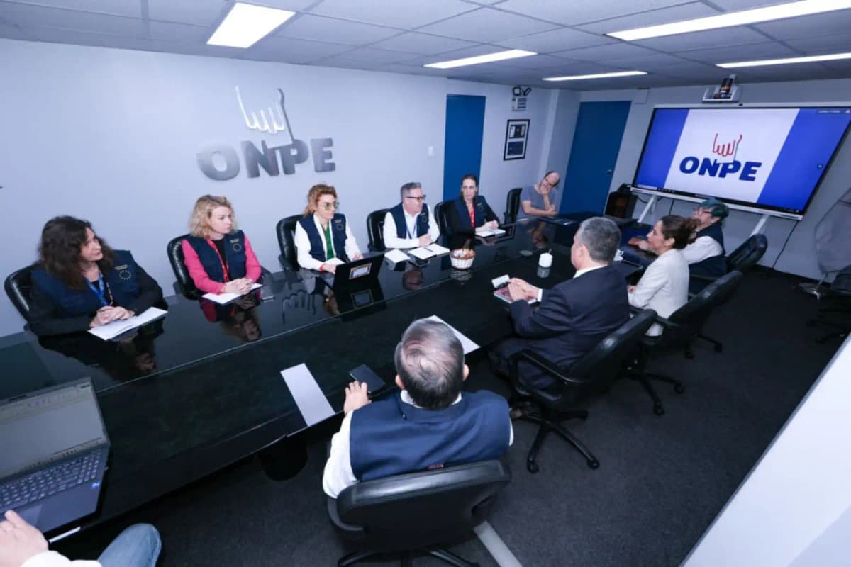 ONPE intercambia aportes con misión de observación electoral de la Unión Europea