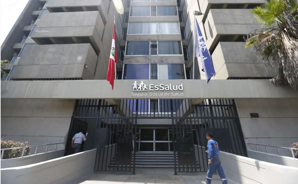 EsSalud cancela contratos de S/ 1,800 millones tras intervención fiscal