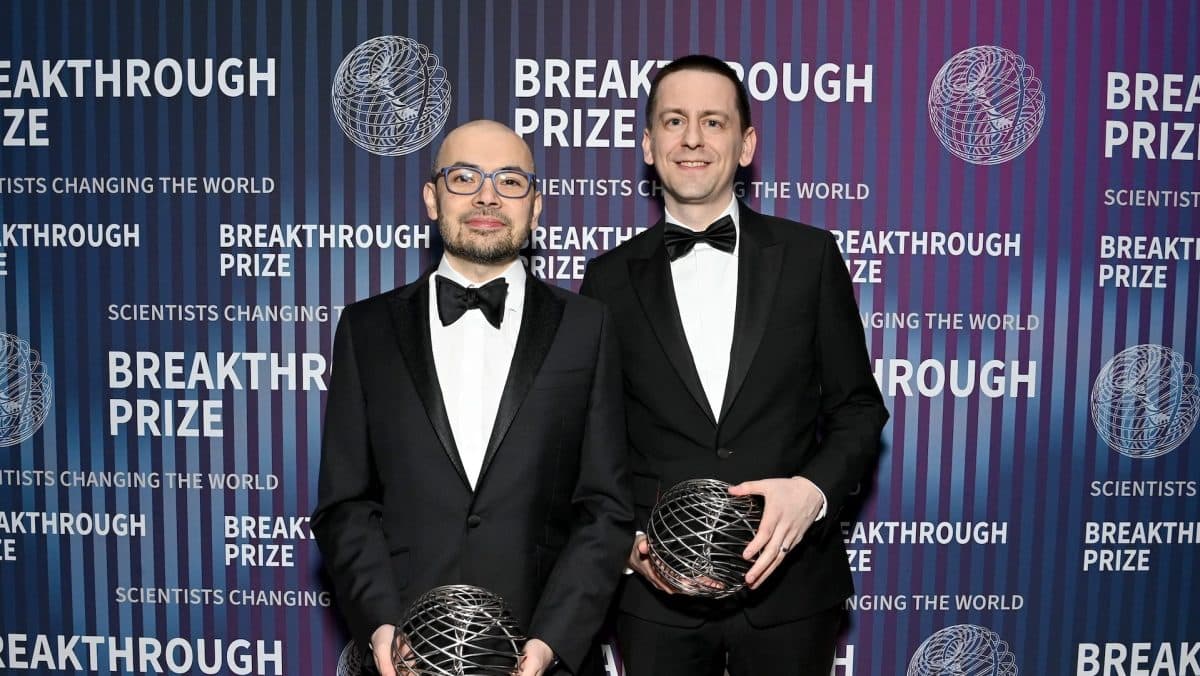 El premio Nobel John Jumper deja DeepMind para Anthropic rival