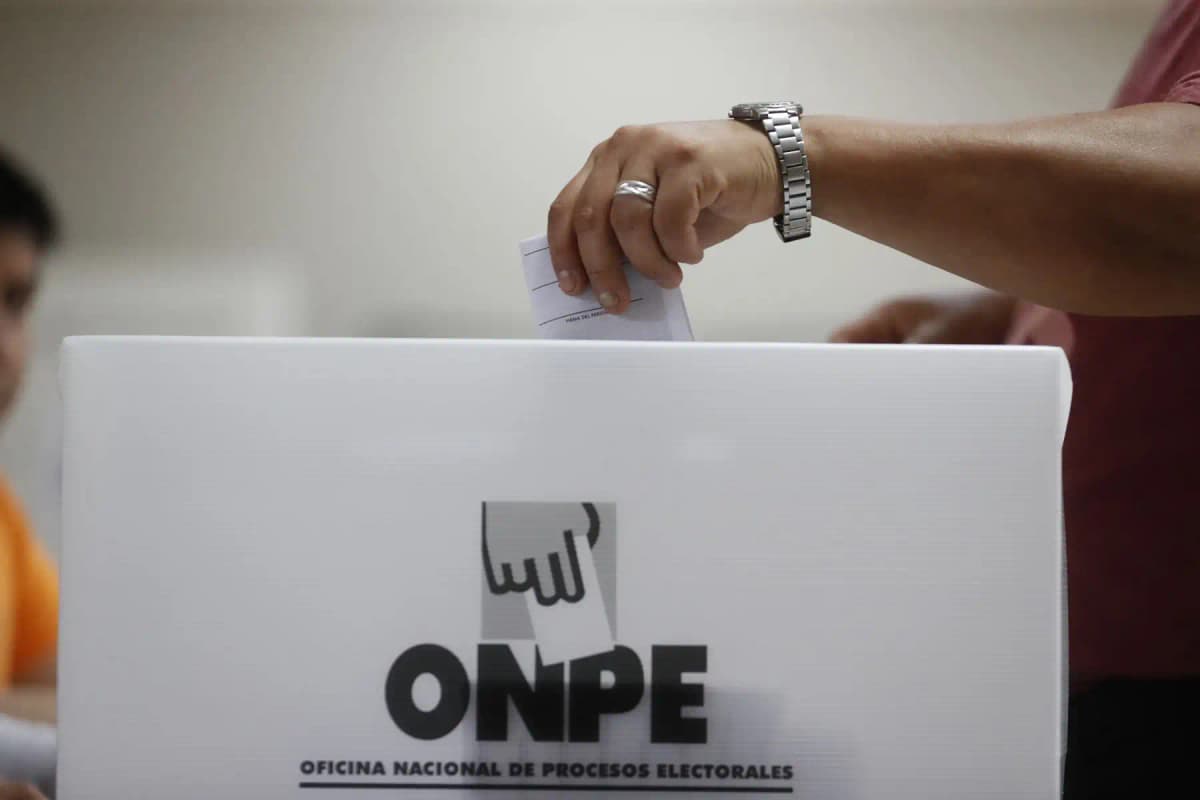 ONPE reporta 99.998 % de actas contabilizadas en elección presidencial 2026