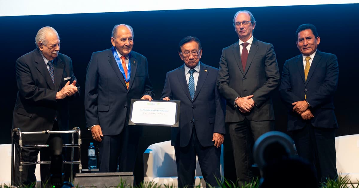Sociedad Nacional de Industrias premia con Medalla al Mérito a Jorge Rodríguez Rodríguez