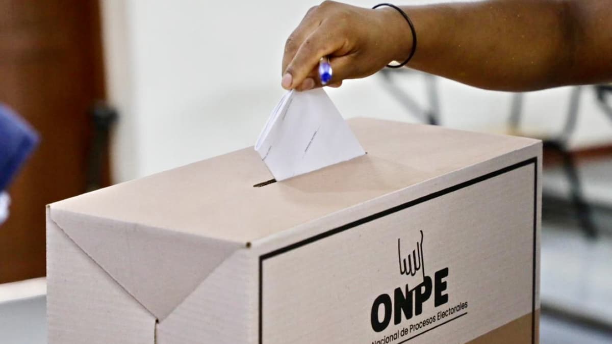 Roberto Sánchez lidera la contienda electoral con ventaja sobre Keiko Fujimori