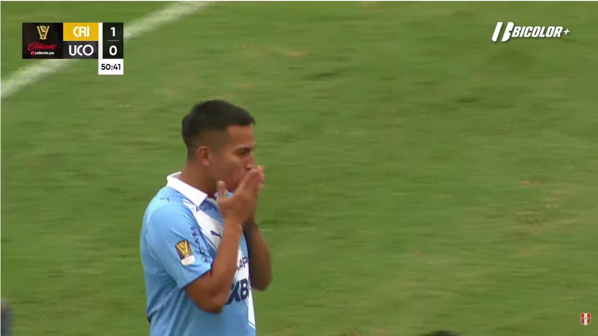 Martín Távara anota de zurda desde fuera del área en triunfo de Sporting Cristal