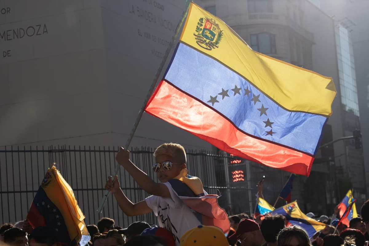 Dos fuertes sismos de magnitud 7,2 y 7,5 sacuden Venezuela y causan pánico en Caracas