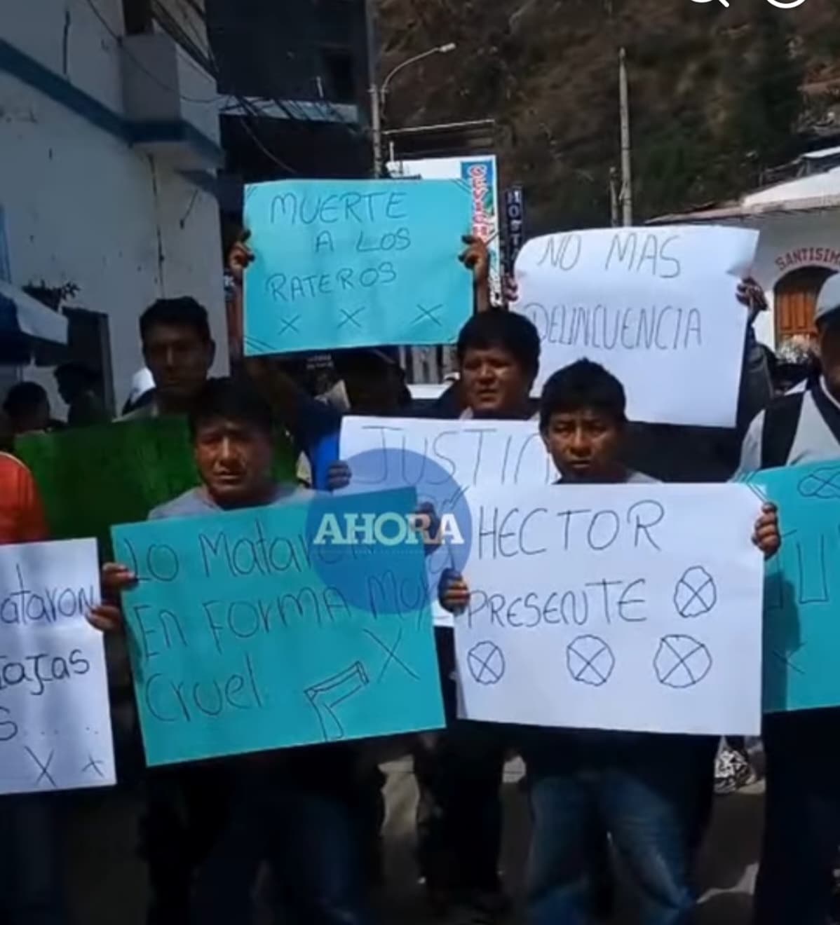 Ganaderos marchan en Ambo y exigen justicia por asesinato de Héctor Cajas