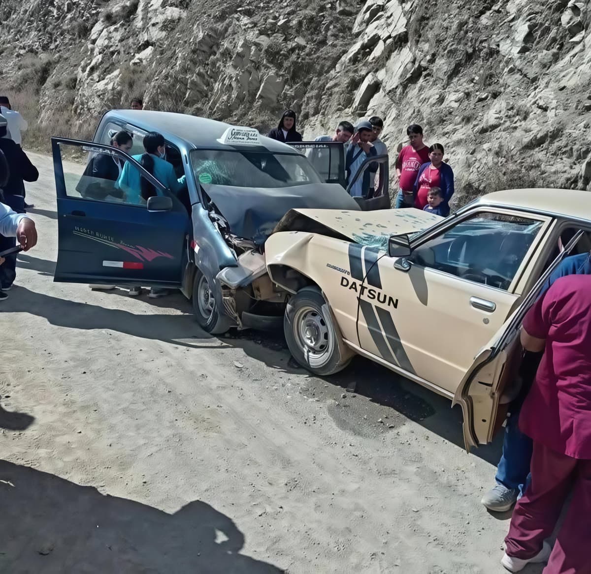 Choque frontal entre colectivos deja seis heridos en carretera a Chinchinga