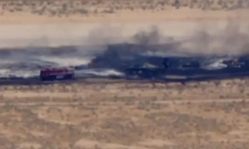Tragedia aérea en California: ocho muertos tras caída de bombardero B-52