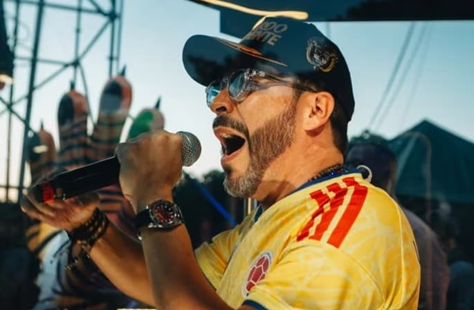 De la Espriella se impone a Cepeda en Colombia con un amplio margen.