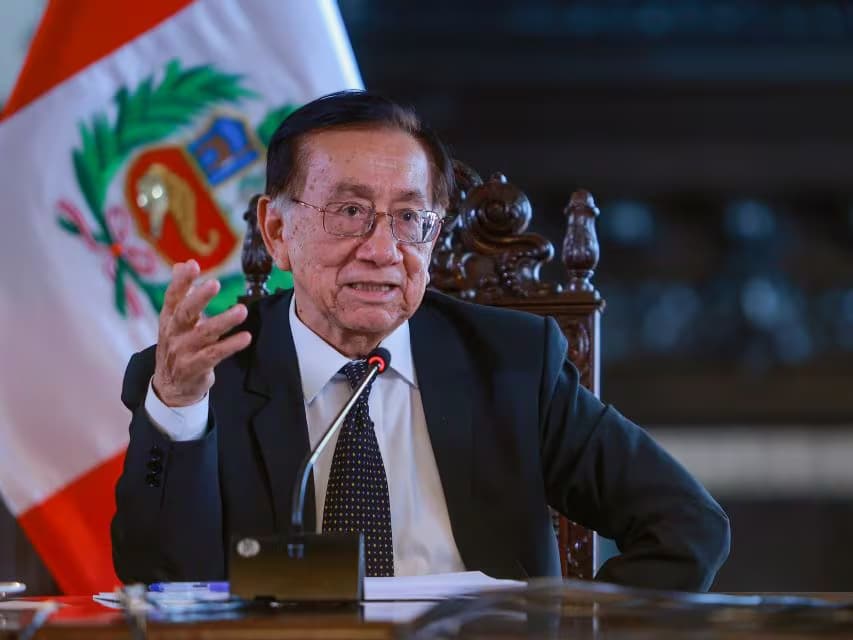 Presidente Balcázar posterga viaje a Roma para reunirse con el papa León XIV ante anuncio de protestas