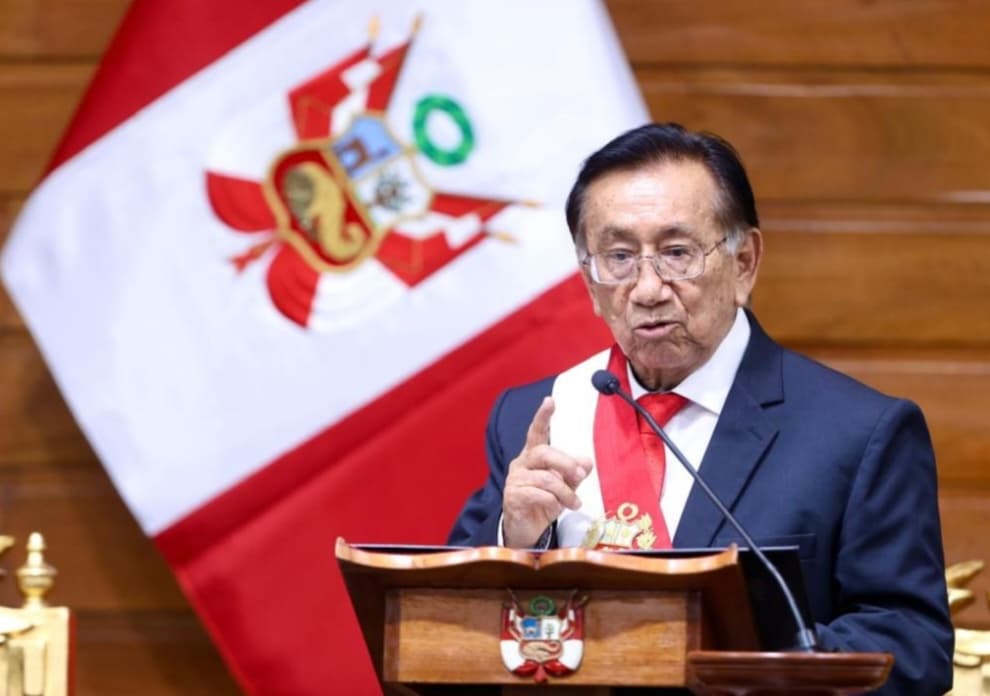 Ejecutivo solicita al Congreso autorización para viaje de José María Balcázar al Vaticano