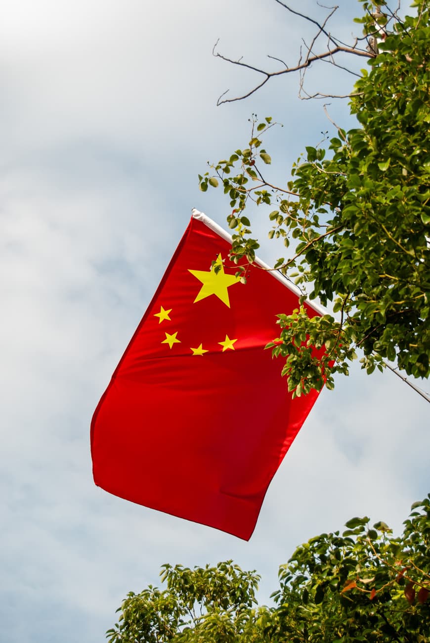 China restringe exportación de fosfuro de indio y presiona a industria tecnológica de EE.UU.
