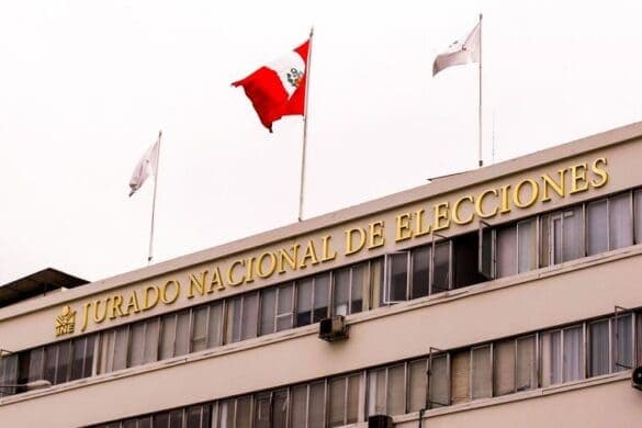El JNE supervisa diseño de cédulas y selección de ubicaciones para elecciones de 2026