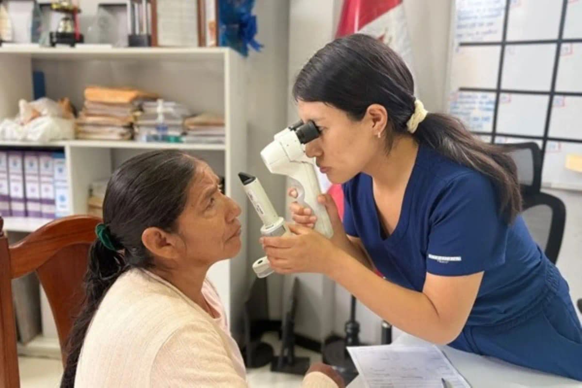 Minsa Móvil lleva atención especializada y cirugías de cataratas gratuitas al Vraem