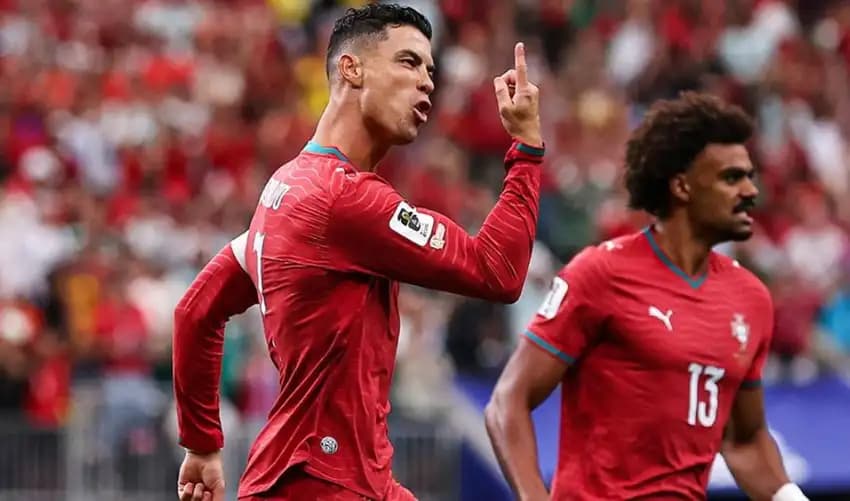 CRISTIANO LIDERA GOLEADA DE PORTUGAL