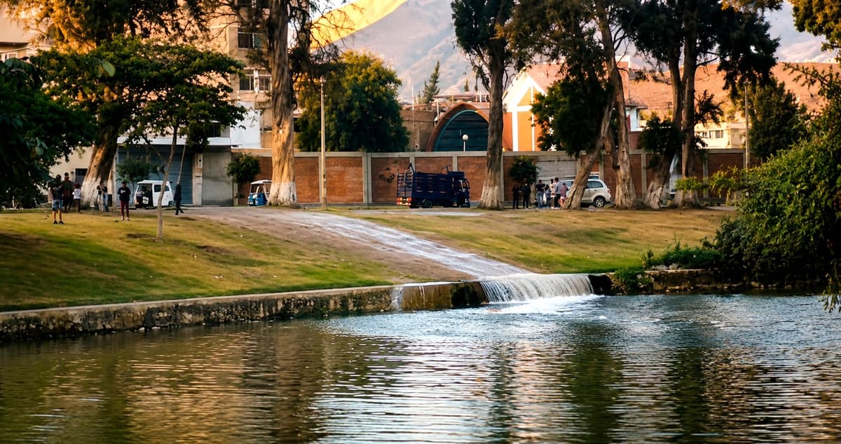 Corte de agua golpea a sectores de Huánuco tras rotura de tubería matriz