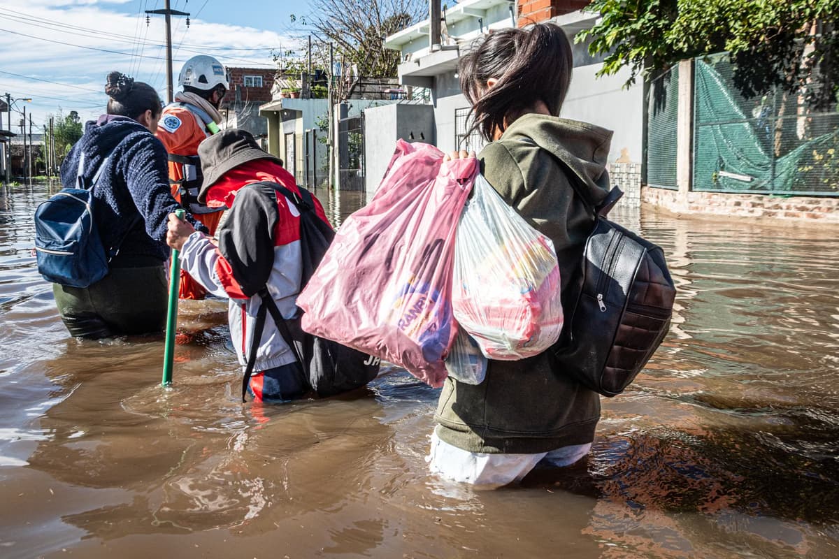 Chile mantiene emergencia por inundaciones en el sur del país