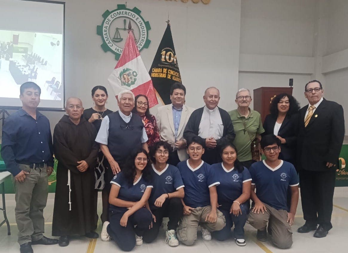 Parroquias de Huánuco protagonizan conversatorio sobre patrimonio e identidad