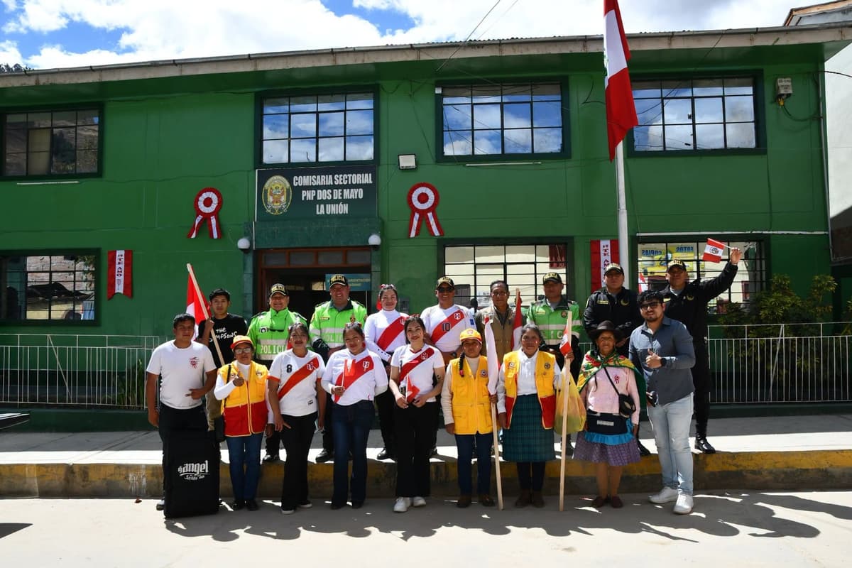 PNP encabeza banderazo por Fiestas Patrias en calles de La Unión