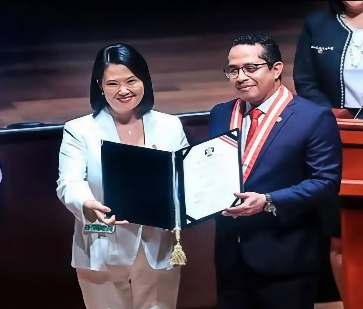 Keiko Fujimori recibe credenciales y queda lista para asumir la Presidencia