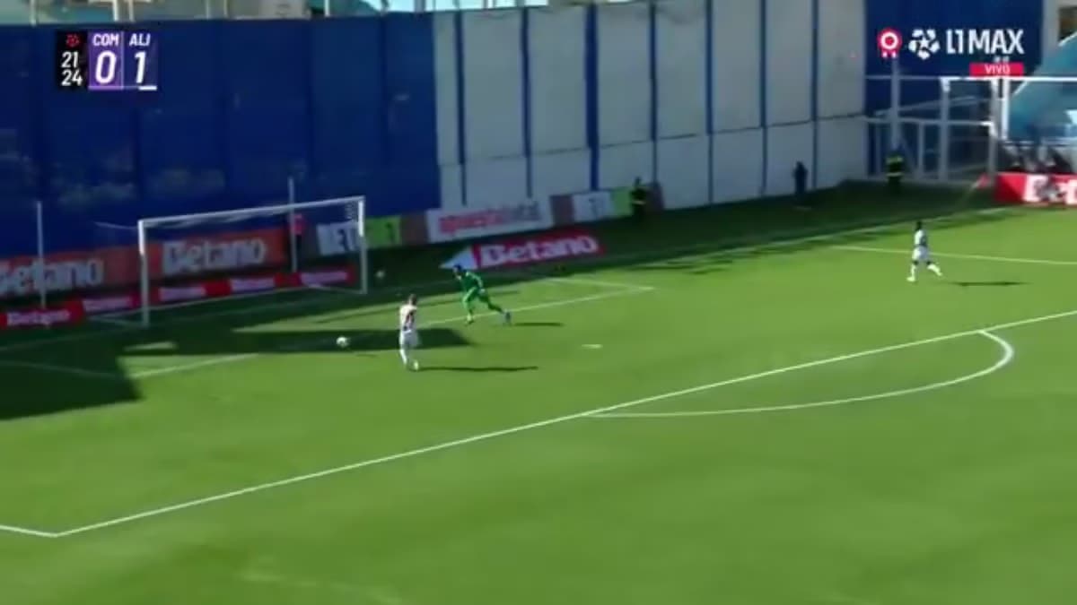 Federico Girotti falló un gol sin arquero en el Alianza Lima vs Comerciantes Unidos
